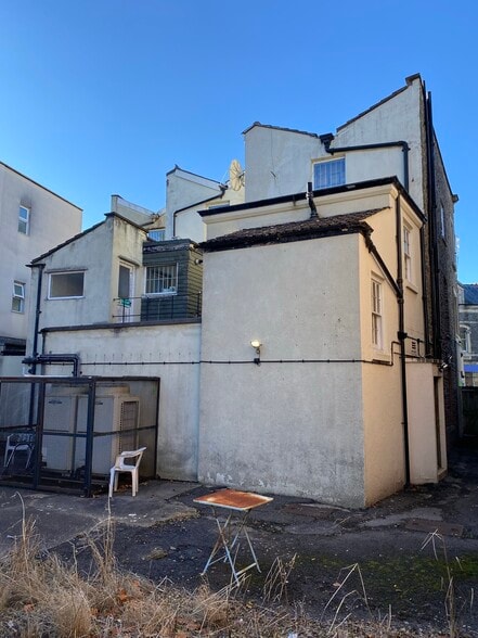 16 The Triangle, Clevedon à vendre - Photo du bâtiment - Image 3 de 25