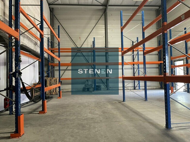 Flex in Velaux for lease - Building Photo - Image 3 of 12