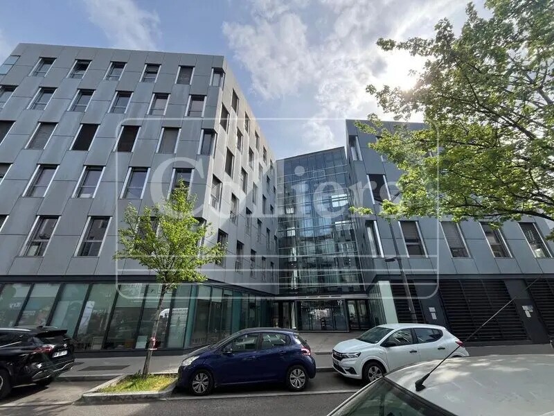 18 Rue Jacqueline Auriol, Lyon à louer Photo du bâtiment- Image 1 de 28