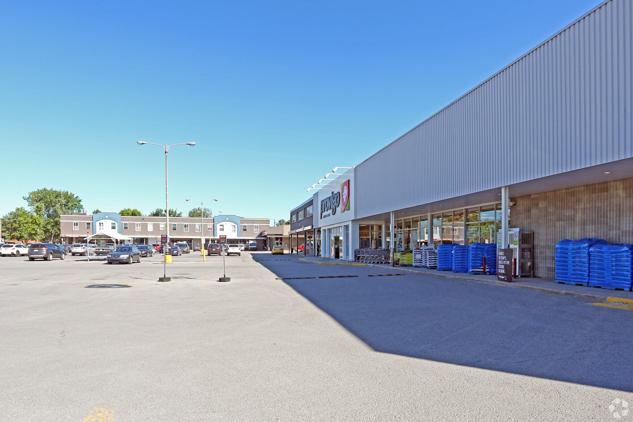 22 Rue Des Flandres, Gatineau, QC for sale Primary Photo- Image 1 of 1