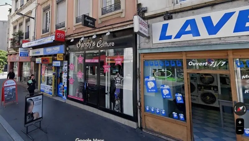 Retail in Villeurbanne for lease Building Photo- Image 1 of 3