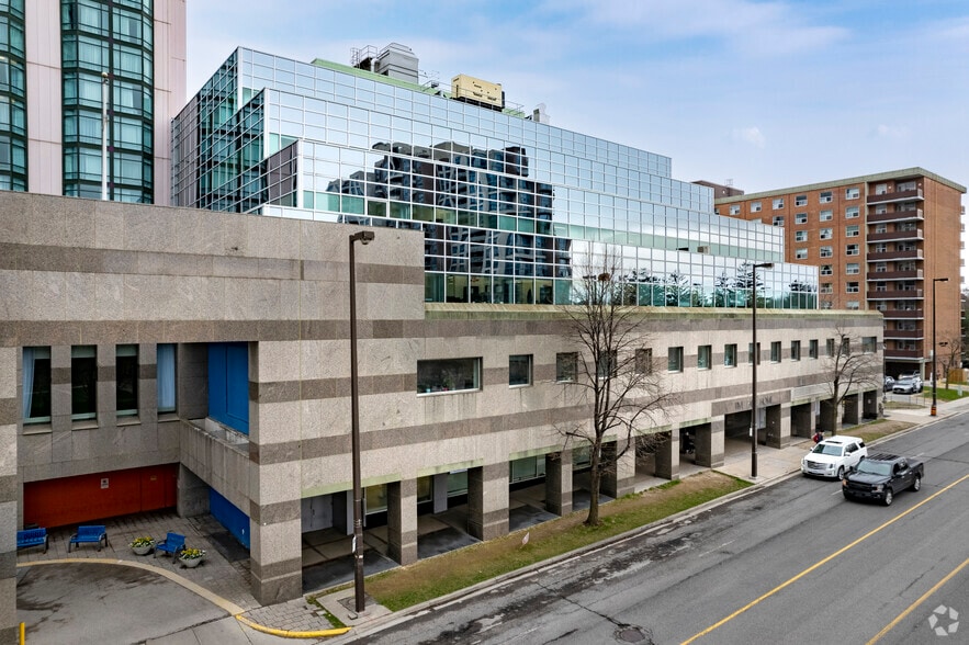 5 Park Home Ave, Toronto, ON for lease - Building Photo - Image 3 of 6