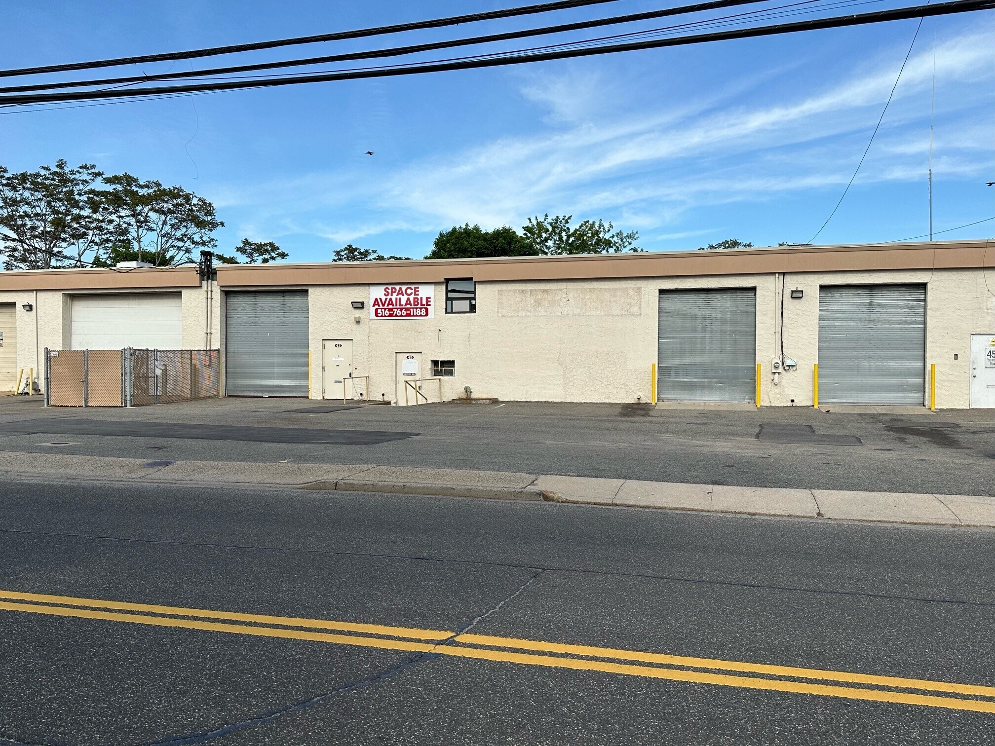 33-51 Bloomingdale Rd, Hicksville, NY for lease Primary Photo- Image 1 of 7