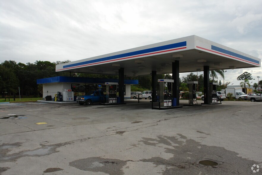 6309 15th St E, Sarasota, FL à vendre - Photo du bâtiment - Image 2 de 16