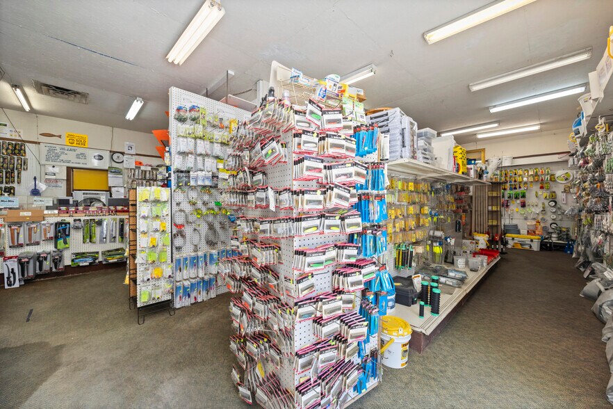 6797 W Lakeshore Dr, Port Clinton, OH à vendre - Photo du bâtiment - Image 2 de 30