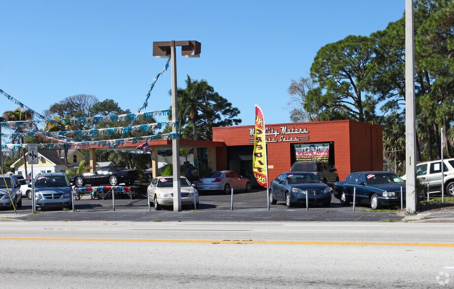 3264 Cleveland Ave, Fort Myers, FL for sale - Building Photo - Image 2 of 2