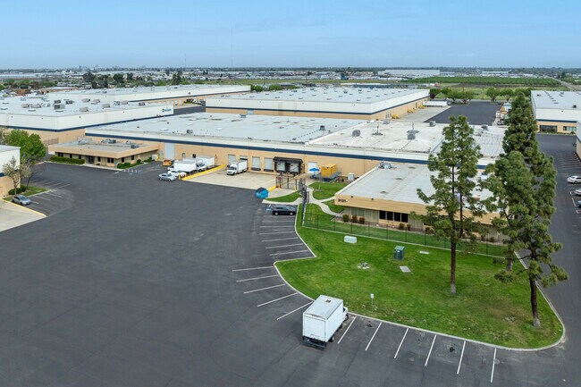 Plus de détails pour 3131 S Willow Ave, Fresno, CA - Industriel à louer