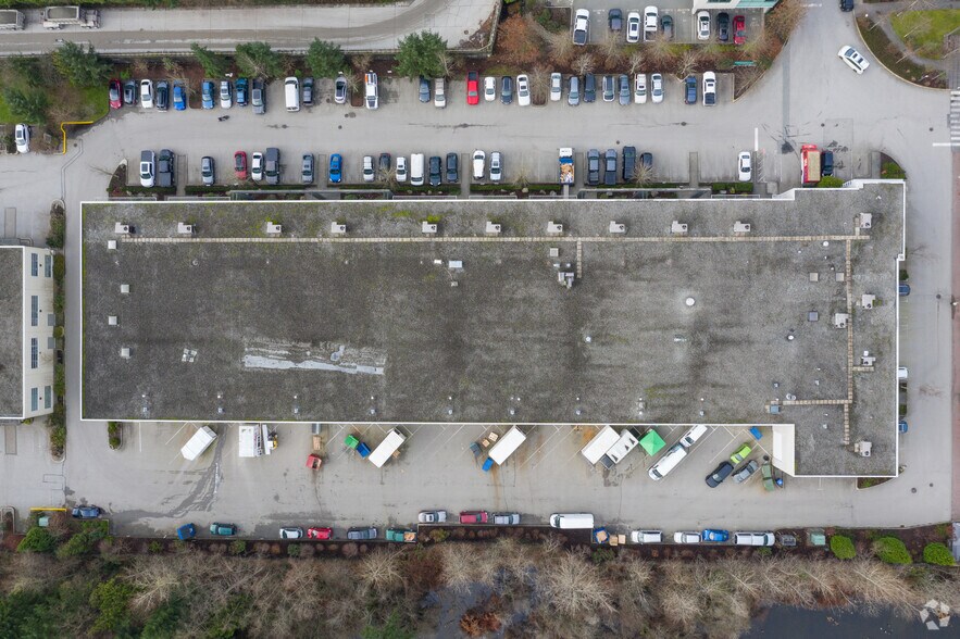 2433 Dollarton Hwy, North Vancouver, BC à vendre - Photo du bâtiment - Image 2 de 7