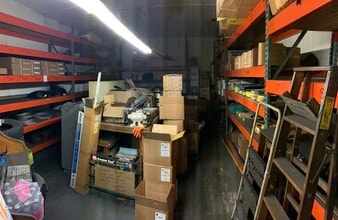 4040 SE Division St, Portland, OR à vendre Photo intérieure- Image 2 de 4