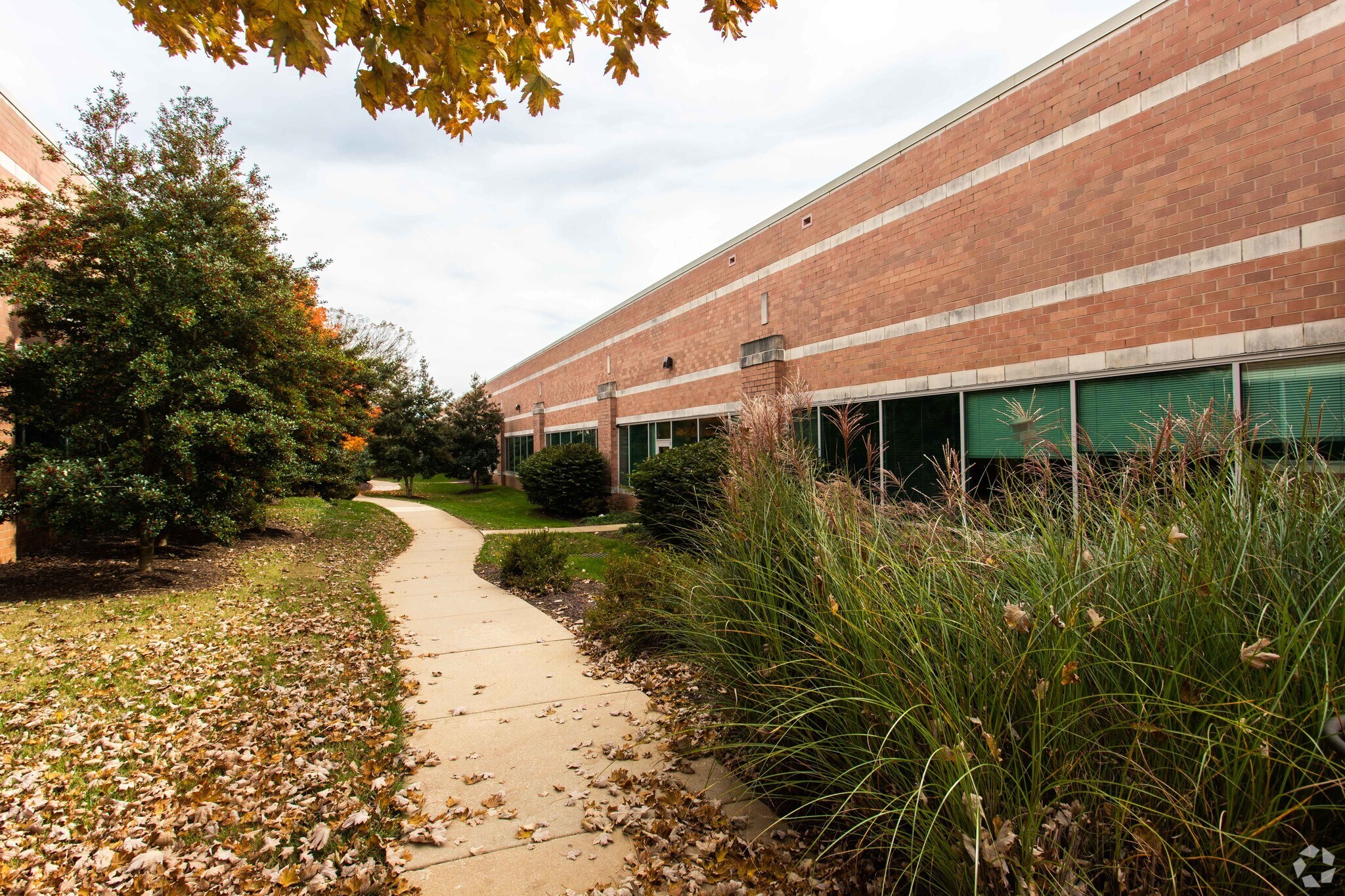 400 E Gude Dr, Rockville, MD for lease Building Photo- Image 1 of 7