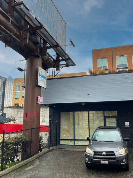 4336 Roosevelt Way NE, Seattle, WA for lease - Building Photo - Image 2 of 5
