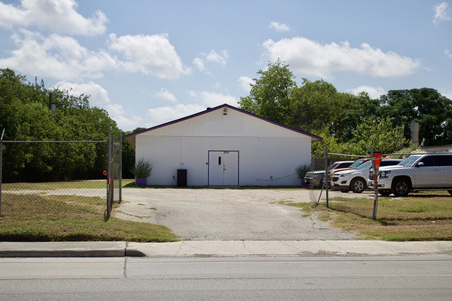 1990 Cupples Rd, San Antonio, TX à vendre - Photo du b timent - Image 2 de 18