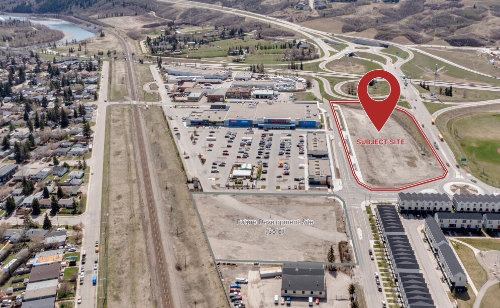 3439 69 St NW, Calgary, AB à vendre Aérien- Image 1 de 1