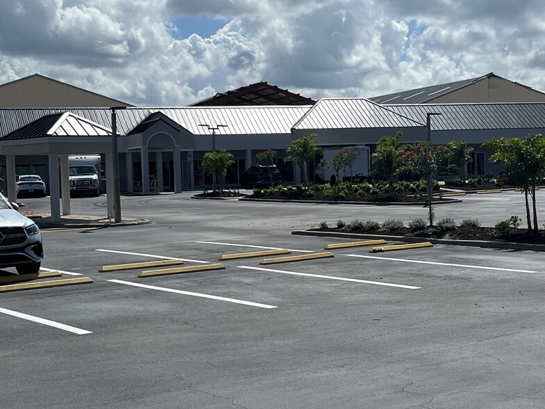 7205 Estero Blvd, Fort Myers, FL for lease - Building Photo - Image 3 of 8