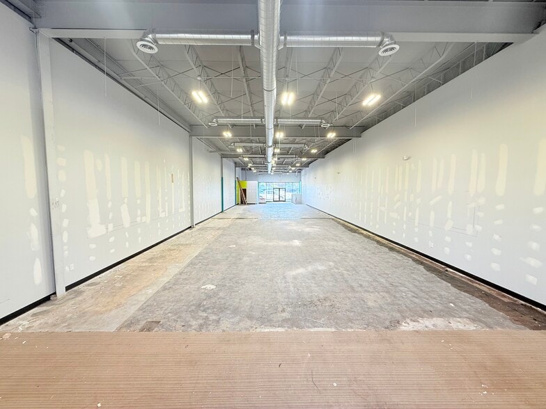 5040 Schaefer Rd, Dearborn, MI à louer - Photo du bâtiment - Image 2 de 10