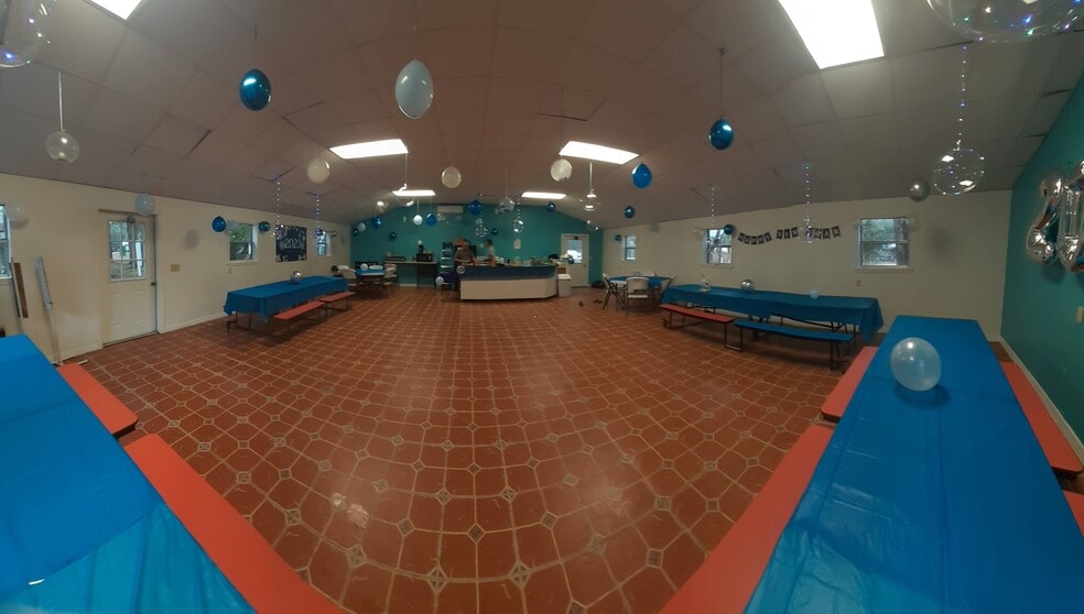 11951 SW Shiloh Rd, Cedar Key, FL for sale - Primary Photo - Image 3 of 24