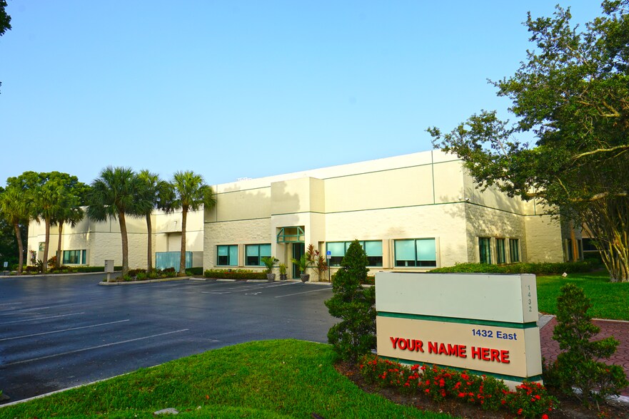 1432 E Newport Center Dr, Deerfield Beach, FL à vendre - Photo principale - Image 1 de 24