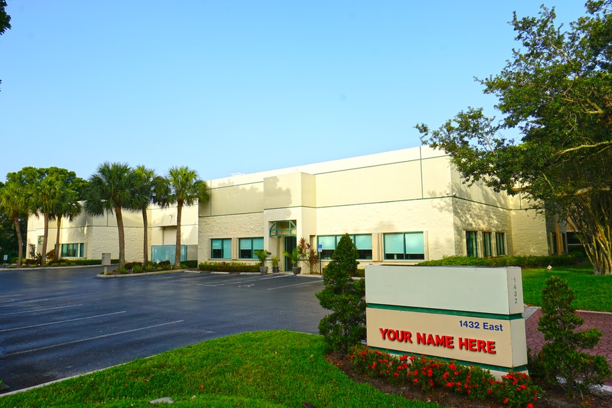 1432 E Newport Center Dr, Deerfield Beach, FL for sale - Primary Photo - Image 1 of 24