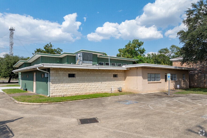4202 Sherwood Ln, Houston, TX for sale - Building Photo - Image 2 of 21