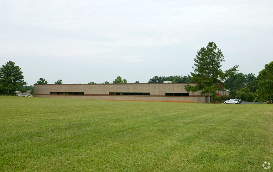 1403 S Third St, Mebane, NC à louer - Photo du bâtiment - Image 2 de 9