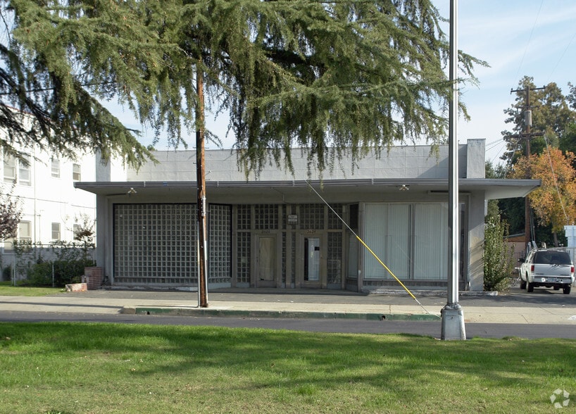 2024-2026 N Van Ness Blvd, Fresno, CA for lease - Building Photo - Image 2 of 9