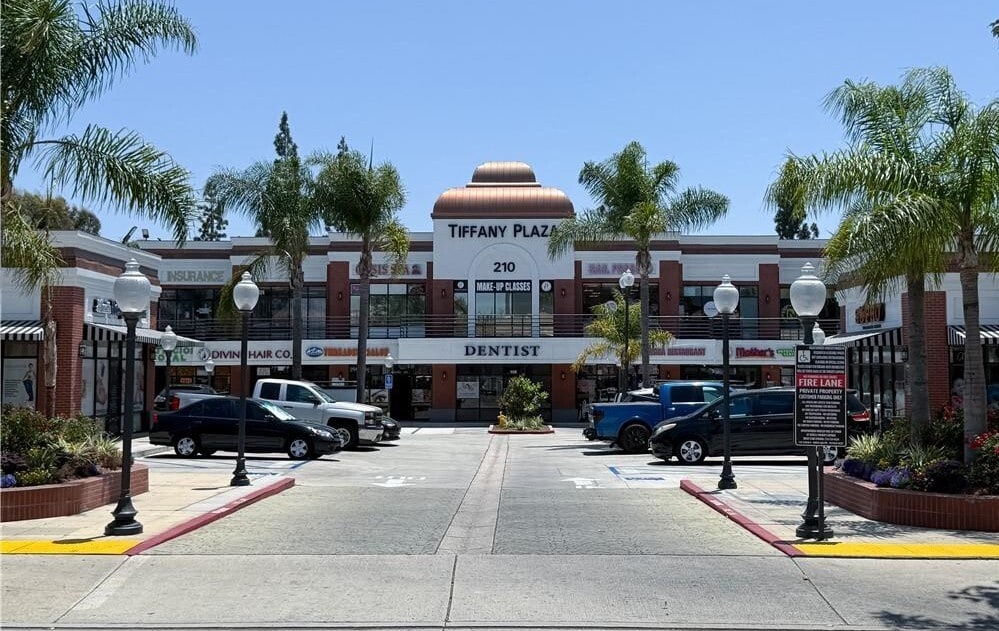 200-220 W 1st St, Santa Ana, CA for lease Building Photo- Image 1 of 6