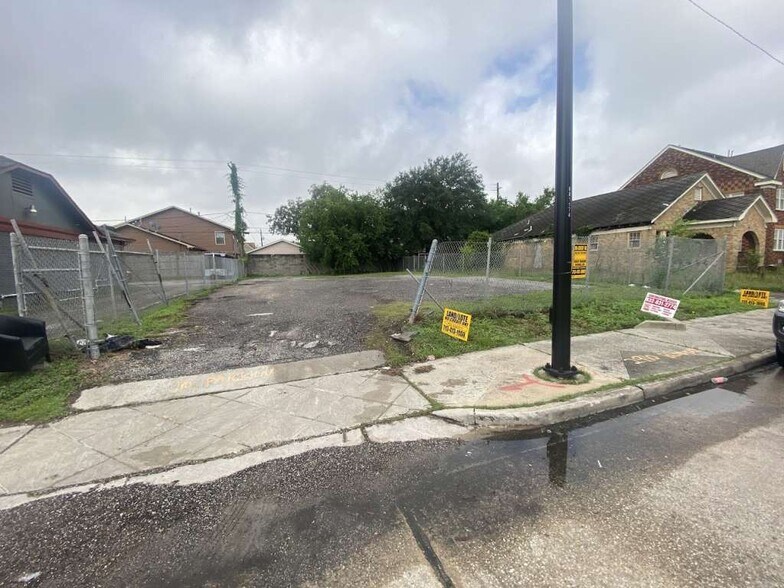 2910 Blodgett St, Houston, TX for sale - Primary Photo - Image 1 of 3