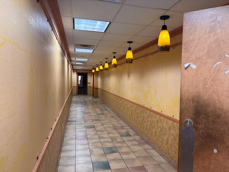 217 N Queen St, Lancaster, PA à louer - Photo intérieure - Image 2 de 5