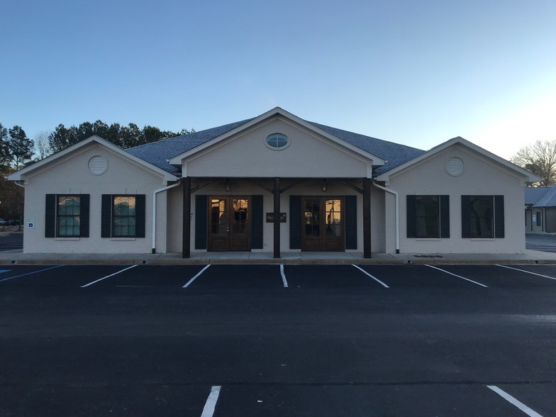 2694 W Oxford Loop, Oxford, MS for lease - Primary Photo - Image 1 of 8