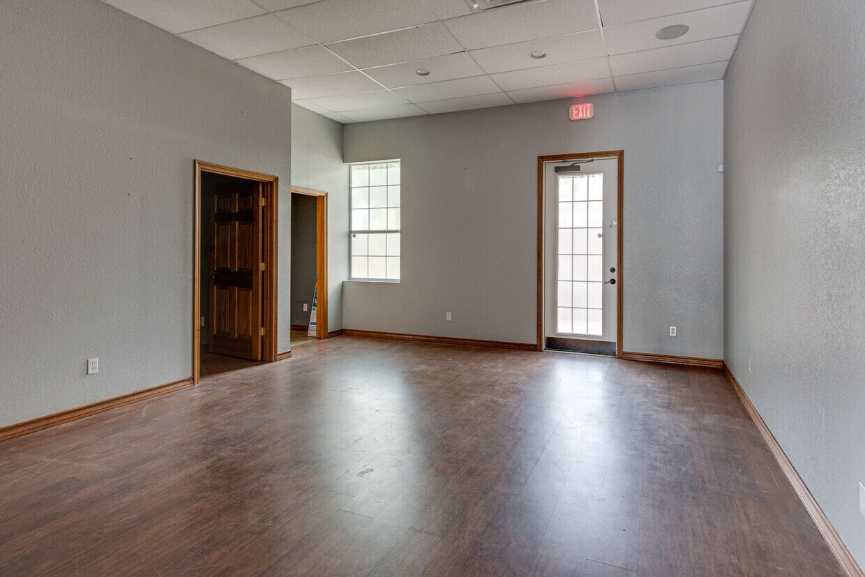 5411 Basswood Blvd, Fort Worth, TX à louer Photo intérieure- Image 1 de 3