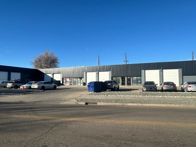 Plus de détails pour 2101 S Platte River Dr, Denver, CO - Industriel à louer