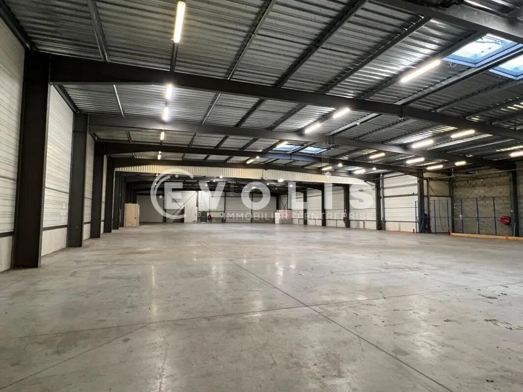 Industrial in Le Haillan for lease Building Photo- Image 1 of 11