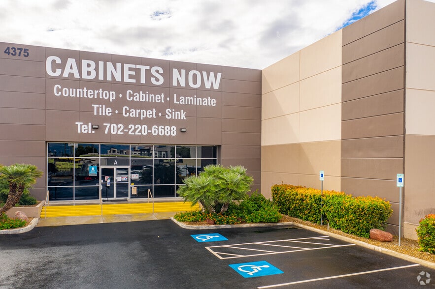 4375 S Valley View Blvd, Las Vegas, NV for lease - Building Photo - Image 2 of 4