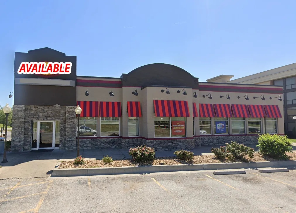 9001 Shawnee Mission Pky, Merriam, KS for lease Building Photo- Image 1 of 6