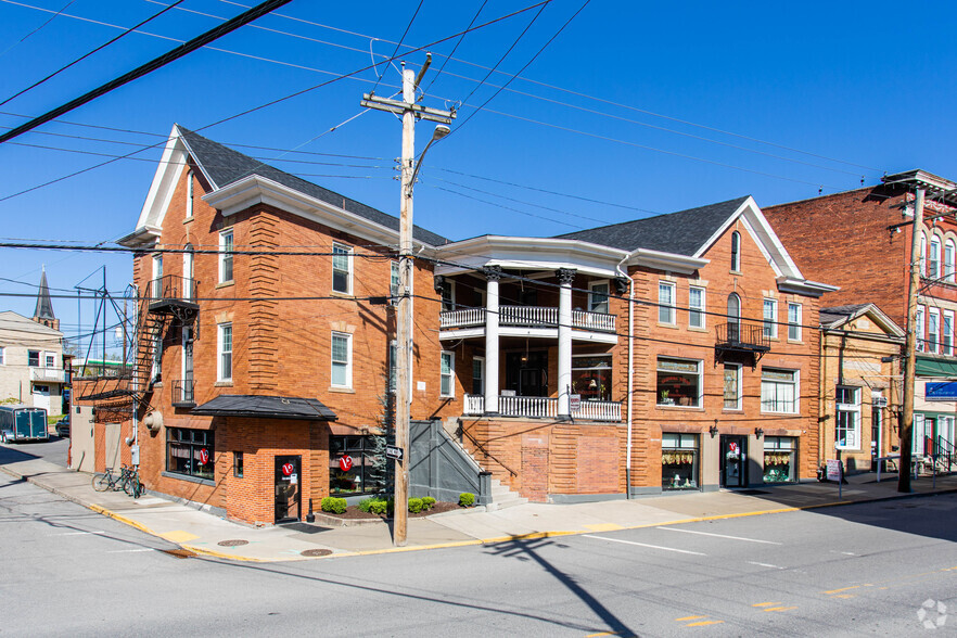 110 S Mcdonald St, Mcdonald, PA à vendre - Photo principale - Image 1 de 1