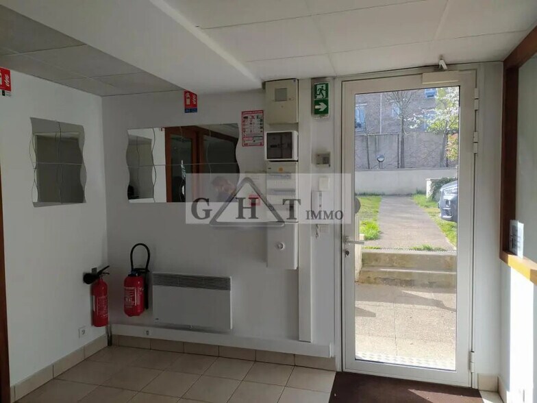 Industrial in Maisons-Alfort for sale - Lobby - Image 3 of 3