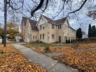 Plus de détails pour 125 E State St, Burlington, WI - Spécialité à vendre