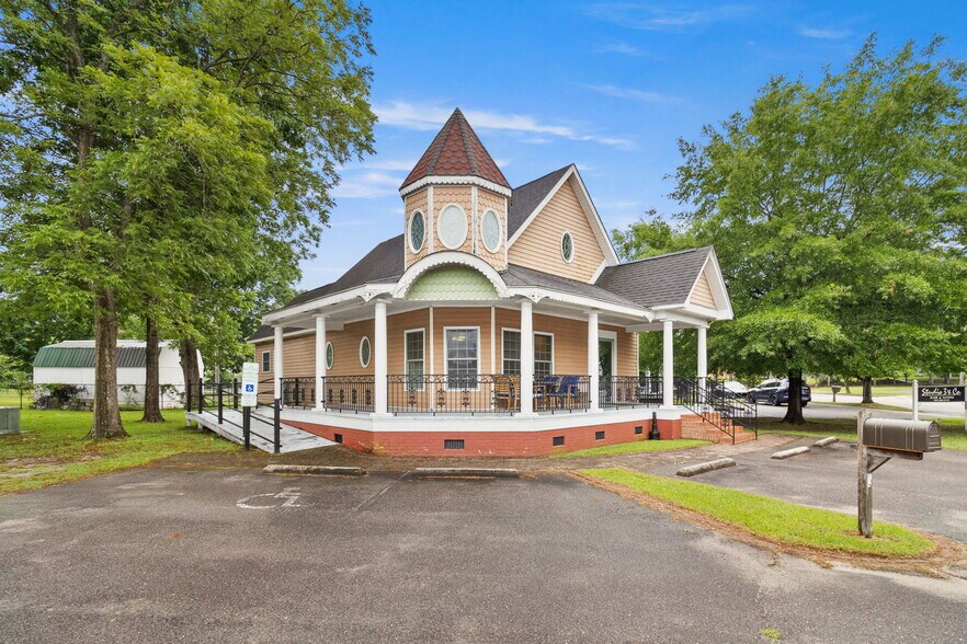 420 S. Main Street portefeuille de 2 propriétés à vendre sur LoopNet.ca - Photo du bâtiment - Image 3 de 45