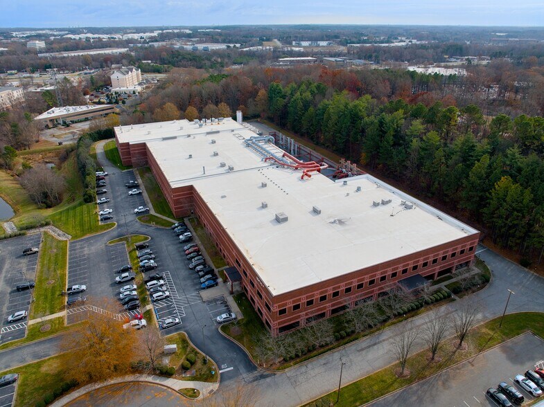 7908 Piedmont Triad Pky, Greensboro, NC à vendre - Photo du bâtiment - Image 2 de 6