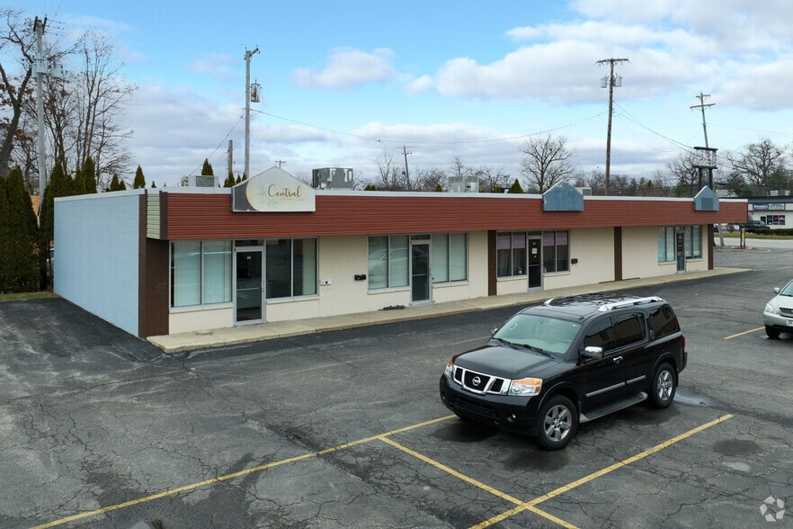 3303-3309 N Holland Sylvania Rd, Toledo, OH for lease - Building Photo - Image 1 of 5