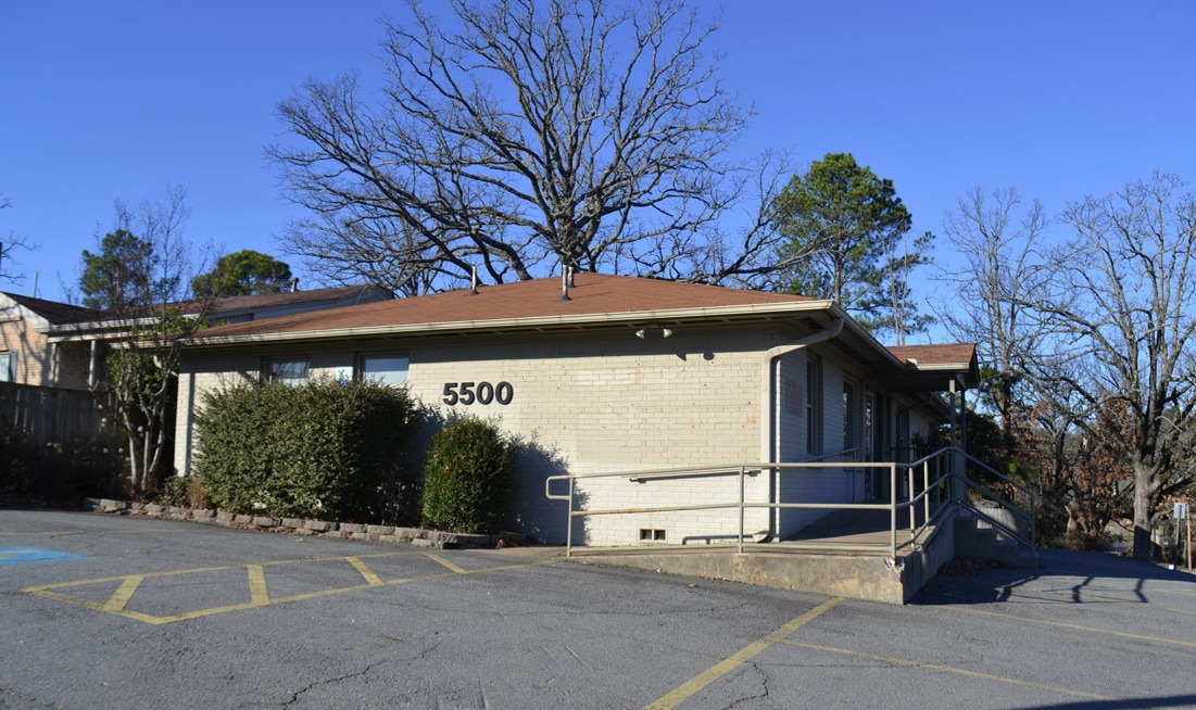 5500 W Markham St, Little Rock, AR for sale Primary Photo- Image 1 of 2