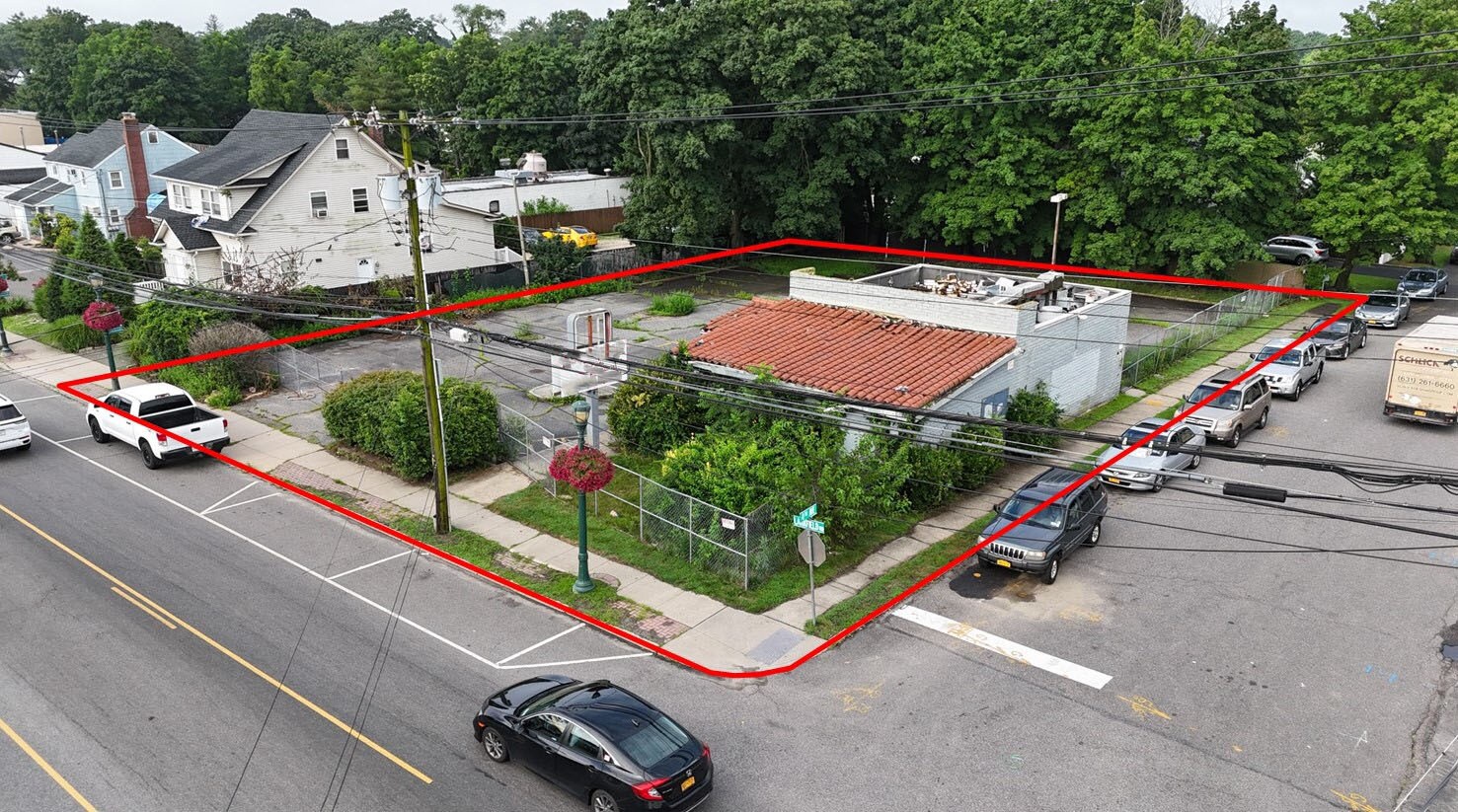 336 Larkfield Rd, East Northport, NY à vendre Photo du bâtiment- Image 1 de 27