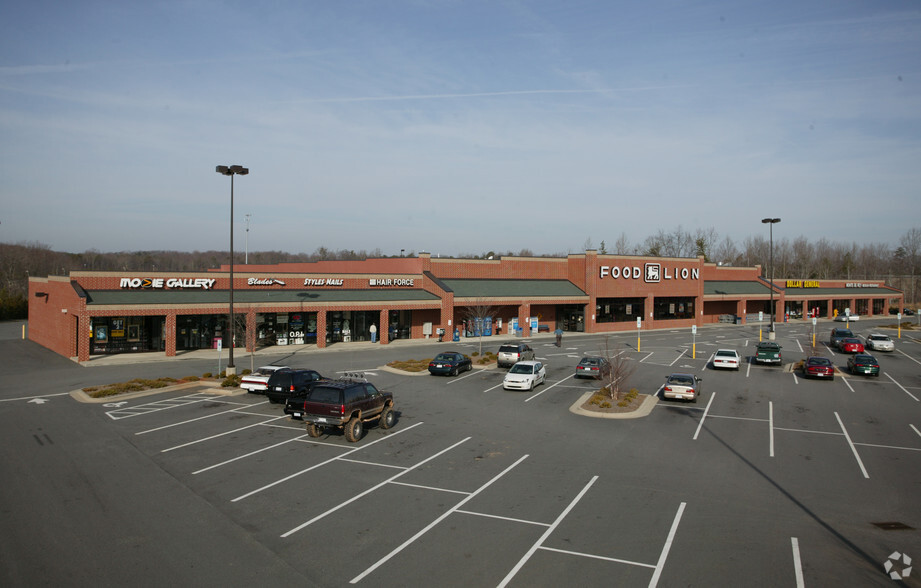 1410-1450 River Ridge Dr, Clemmons, NC for lease - Building Photo - Image 3 of 15