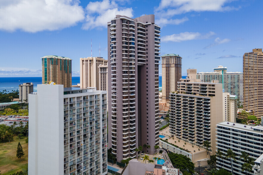 1910 Ala Moana Blvd, Honolulu, HI à vendre - Photo principale - Image 1 de 1