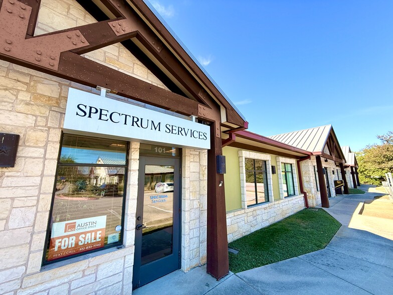 901 Cypress Creek Rd, Cedar Park, TX for lease - Building Photo - Image 1 of 10