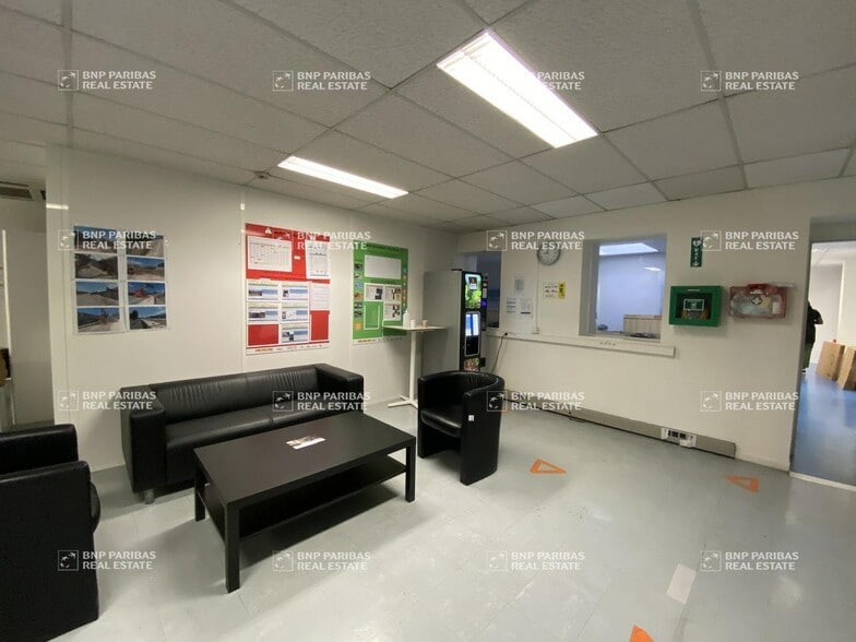 1 Rue De L'Europe, Claix for sale - Building Photo - Image 3 of 9