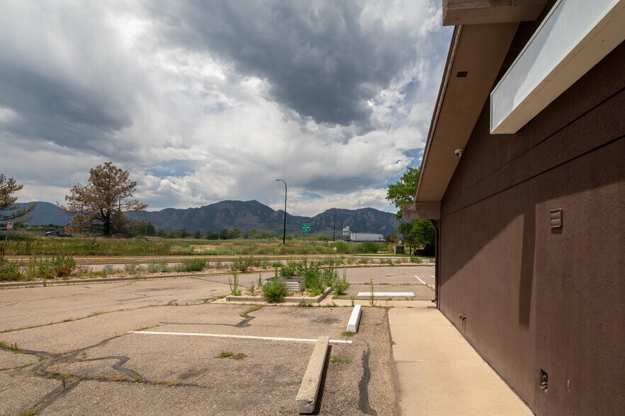5290 Manhattan Cir, Boulder, CO à vendre - Photo du bâtiment - Image 2 de 17
