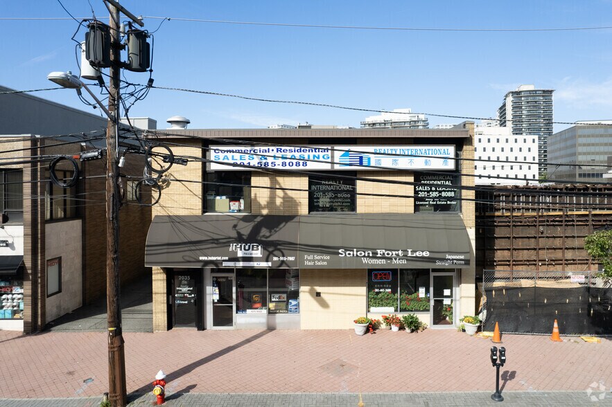 2035 Lemoine Ave, Fort Lee, NJ à louer - Photo du bâtiment - Image 2 de 10