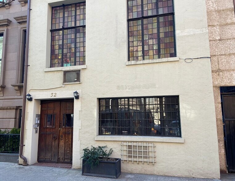 32 E 68th St, New York, NY à louer - Photo du bâtiment - Image 1 de 1