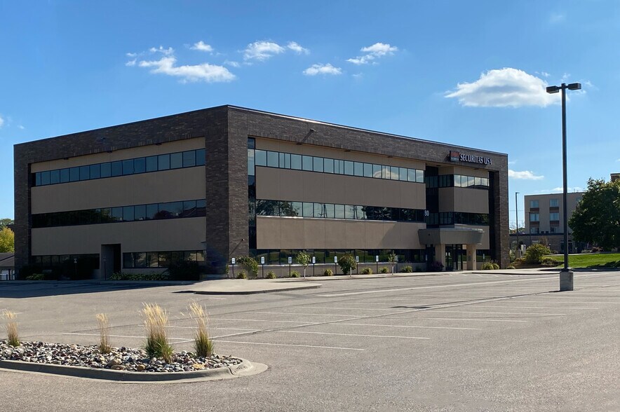 2780 Snelling Ave N, Roseville, MN à louer - Photo du bâtiment - Image 2 de 41